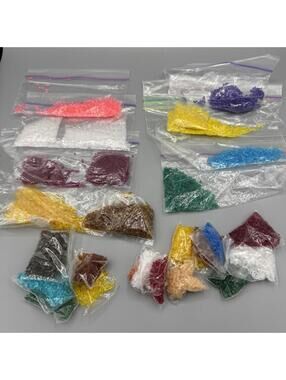 Vintage Lot 16 Makit & Bakit Plastic Baking Crystals Magenta Purple Mixed Colors